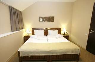 Отель Abu Hotel Гудаури Стандартный двухместный номер с 1 кроватью или 2 отдельными кроватями-1